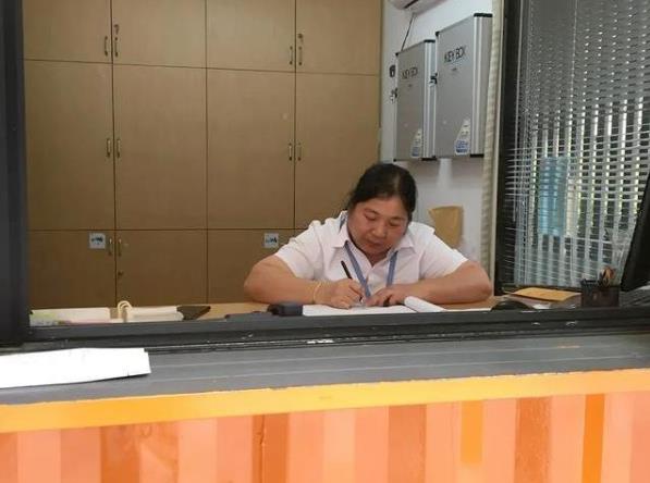 会计扫地僧，高校宿管阿姨陪考初级职称一次性通过